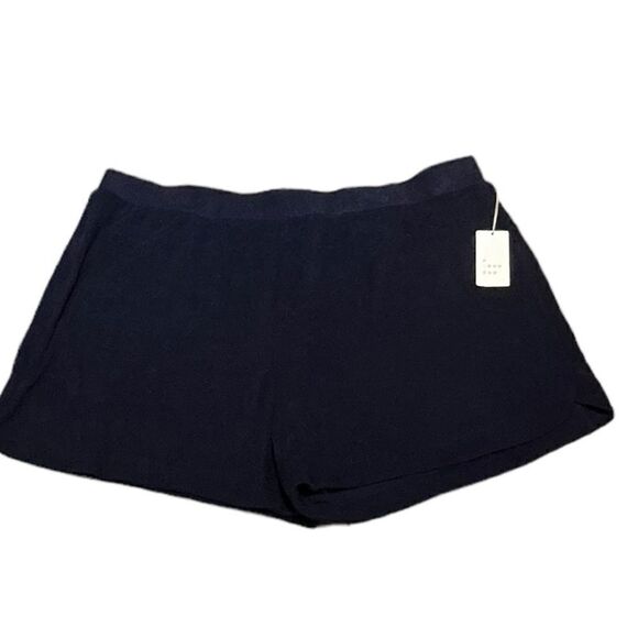 A New Day Women’s  Mid Rise Navy Terrycloth Shorts, Size 3X, NWT - Picture 4 of 11